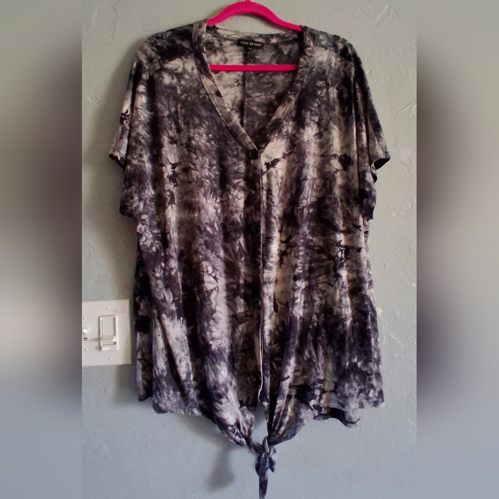 Lane Bryant Black and Gray Tie-Dye V-Neck Top